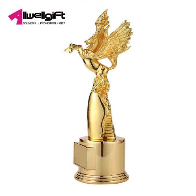 Gli ornamenti caldi del trofeo del metallo di vendita 3d Pegaso di alta qualità personalizzano il regalo corporativo del metallo del trofeo dei premi del cavallo del metallo su ordinazione di forma